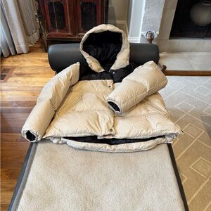 Rag & Bone off white with black accenting at top. Size small.